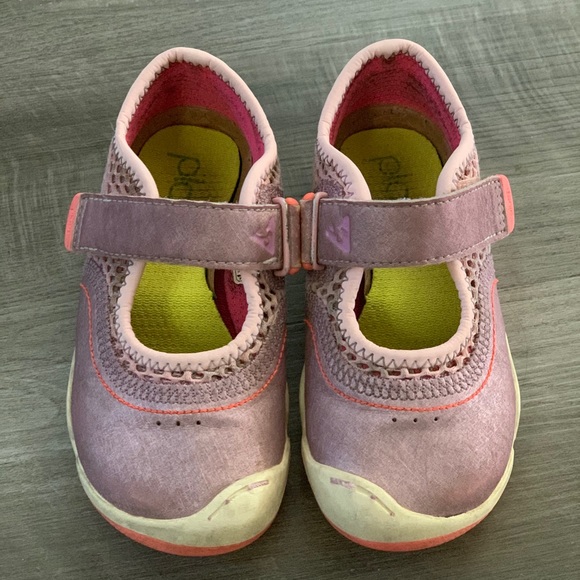 plae mary jane shoes